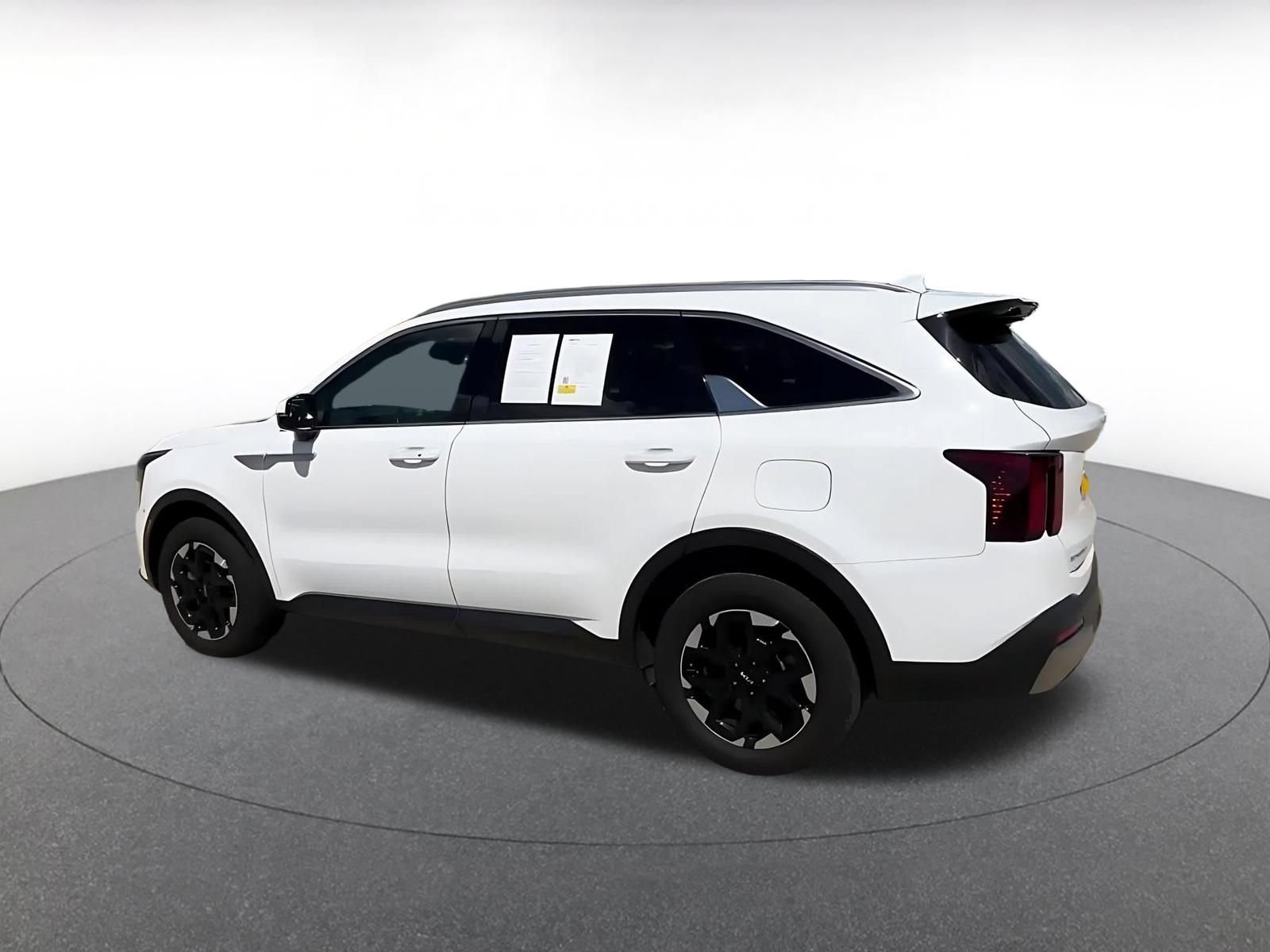 Used 2024 Kia Sorento S AWD/4WD image 11