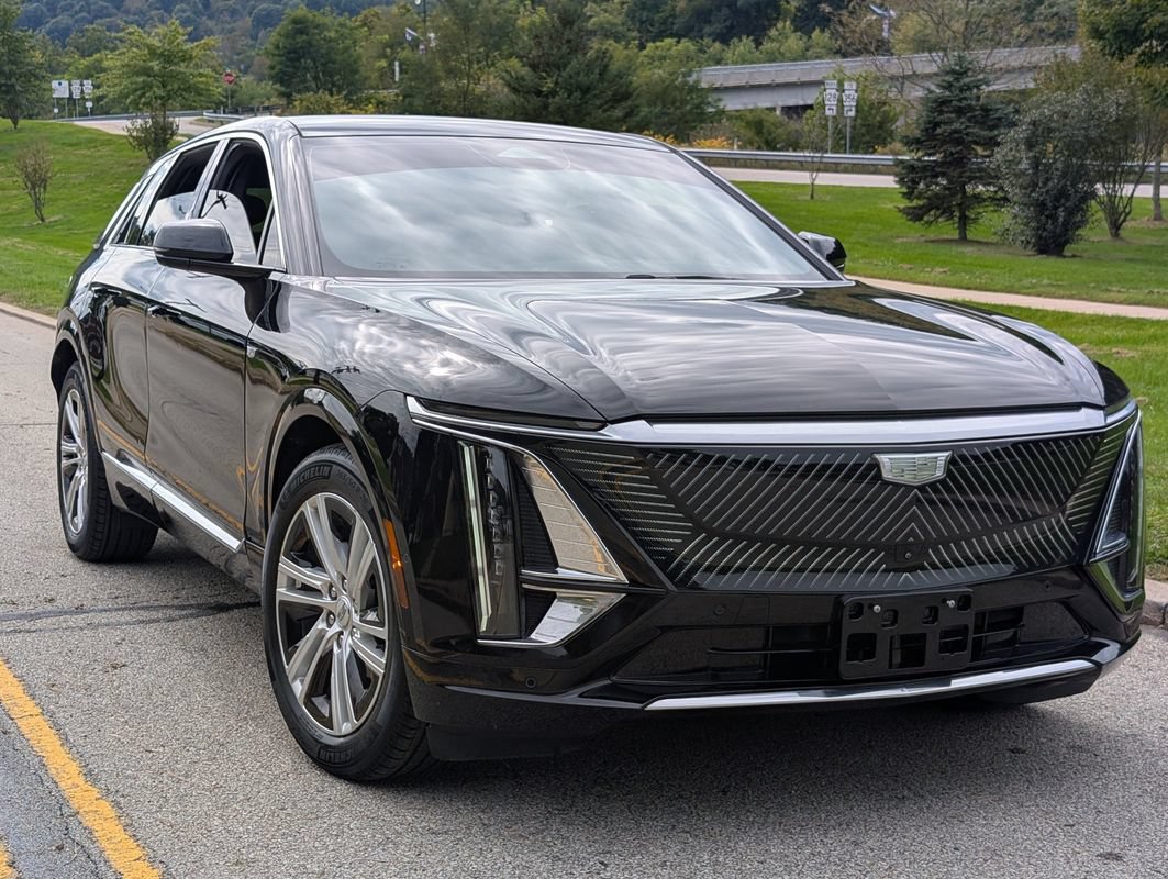 Used 2024 Cadillac Lyriq Tech w/ Driver Assist Package AWD/4WD image 21