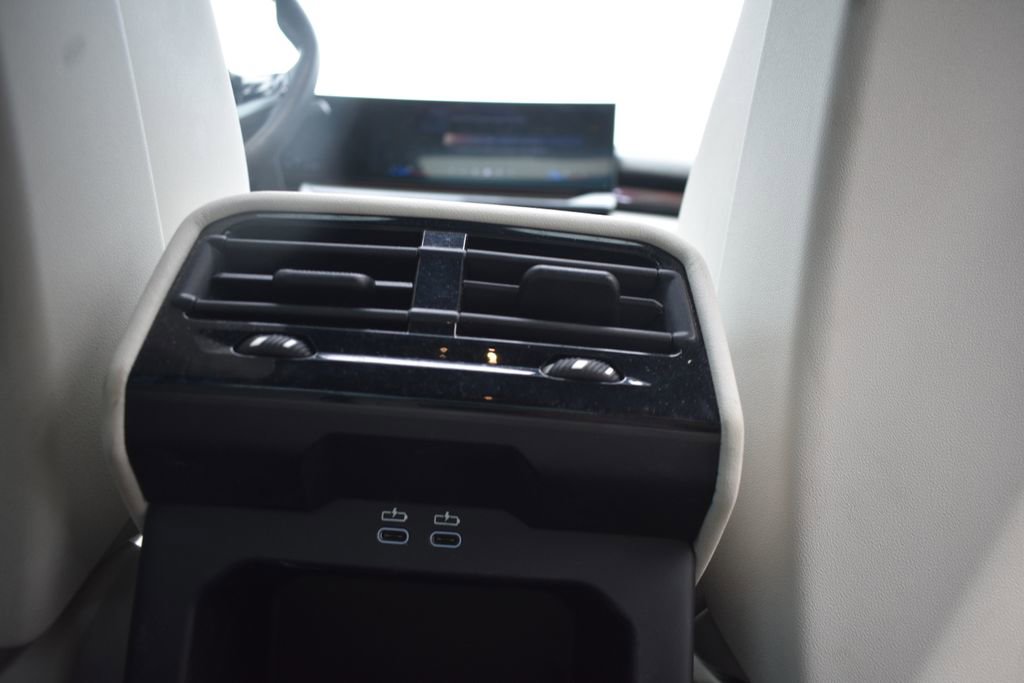 Used 2024 BMW i5 eDrive40i image 30