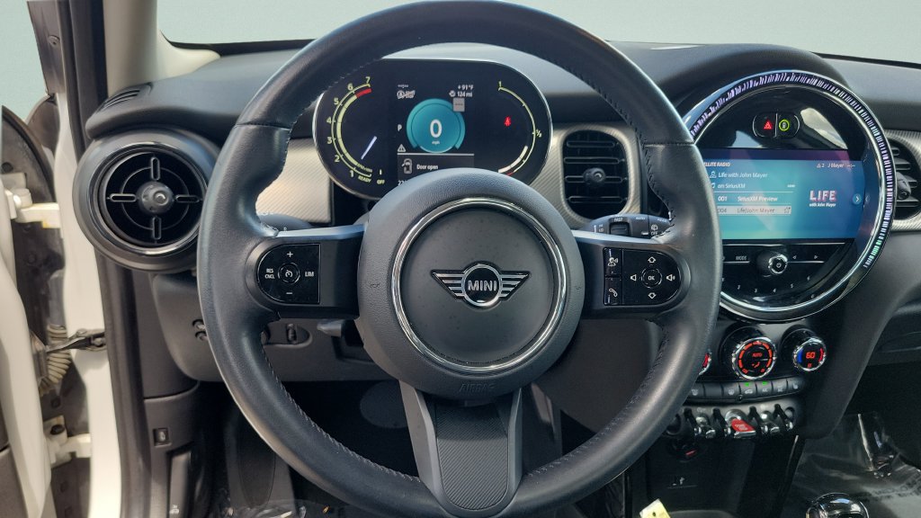 Used 2024 MINI Cooper 4-Door Hardtop FWD image 12