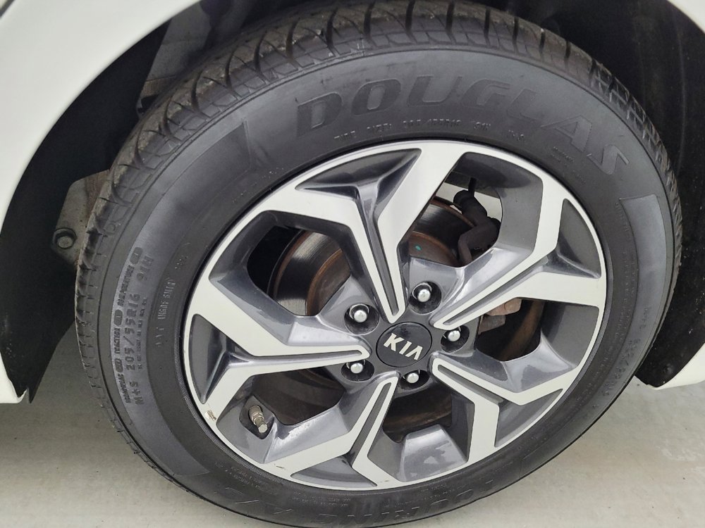 Used 2020 Kia Forte LXS FWD image 31