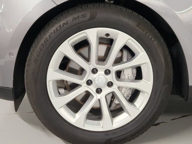 Used 2025 Land Rover Range Rover Sport SE AWD/4WD image 8