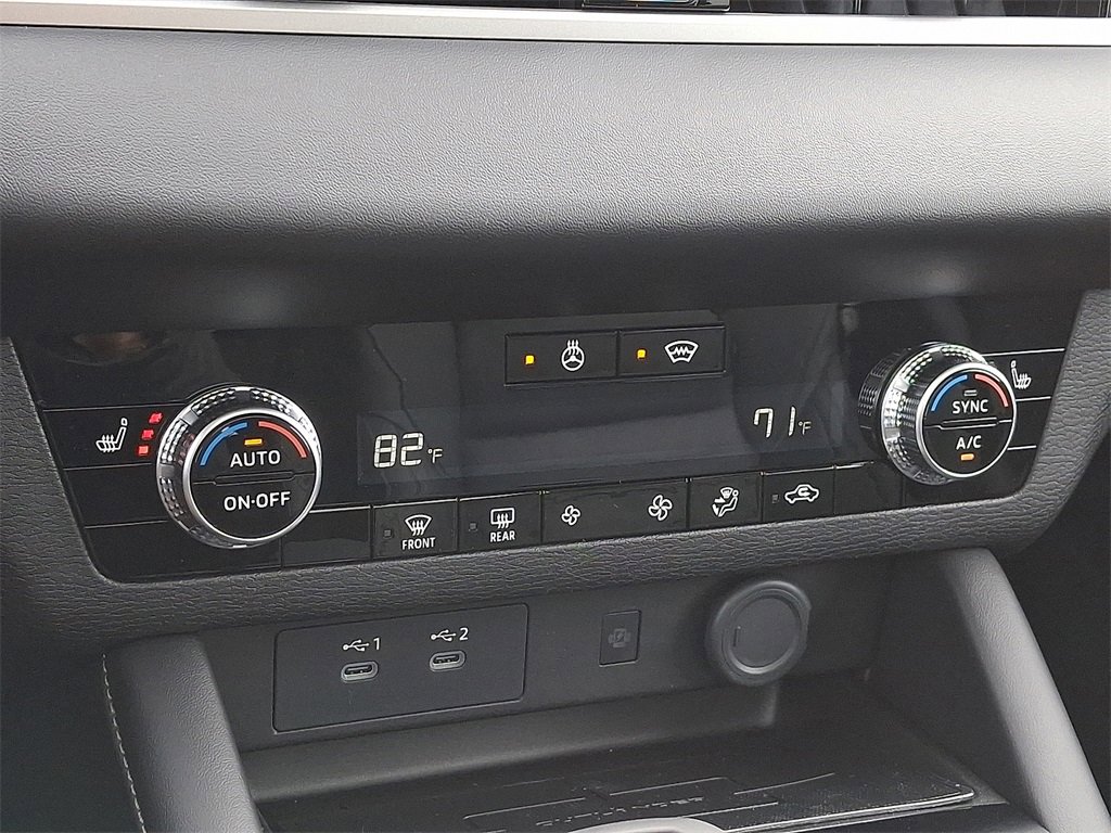 New 2026 Mitsubishi Outlander SE image 8