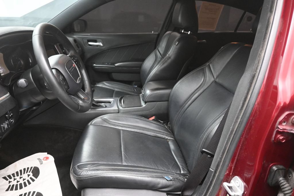 Used 2019 Dodge Charger SXT w/ Blacktop Package RWD image 18