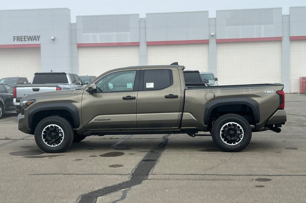 Used 2026 Toyota Tacoma TRD Off-Road AWD/4WD image 7