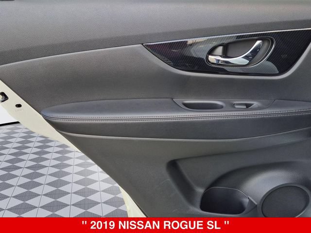 Used 2019 Nissan Rogue SL w/ Premium Package AWD/4WD image 31