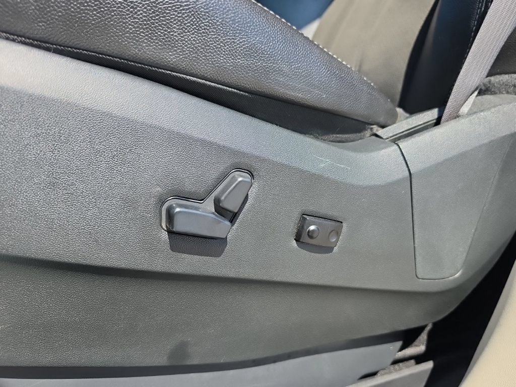 Certified 2019 Dodge Grand Caravan SXT FWD image 17