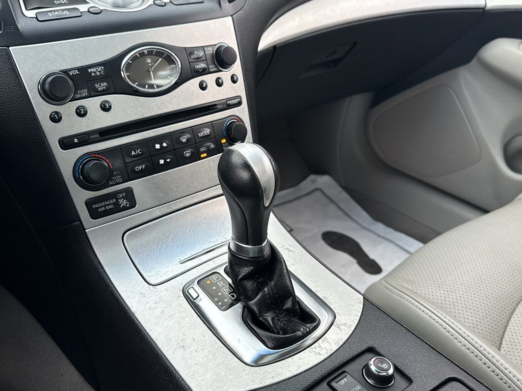Used 2009 INFINITI G37 x Sedan AWD/4WD image 28