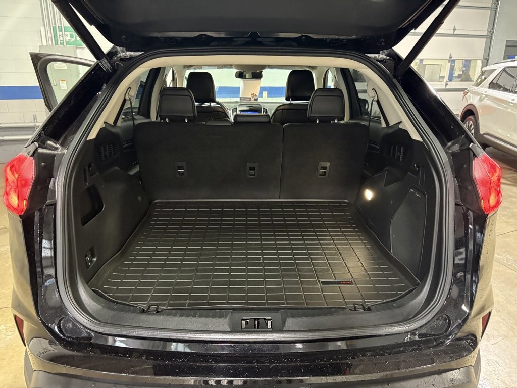 Used 2020 Ford Edge Titanium w/ Class II Trailer Tow Package image 28