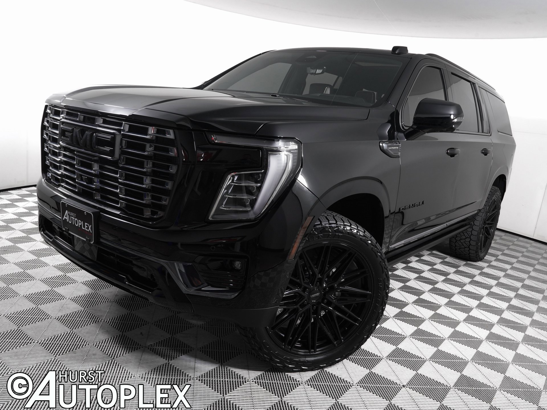 Used 2025 GMC Yukon XL Denali Ultimate image 1