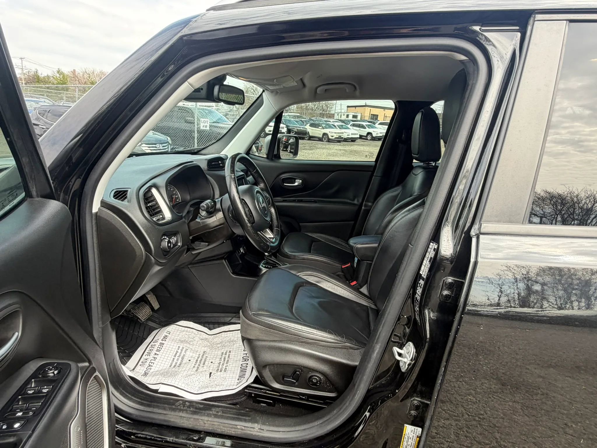 Used 2018 Jeep Renegade Limited FWD image 25