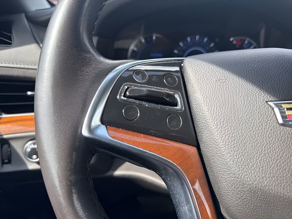 Used 2020 Cadillac Escalade Luxury image 17