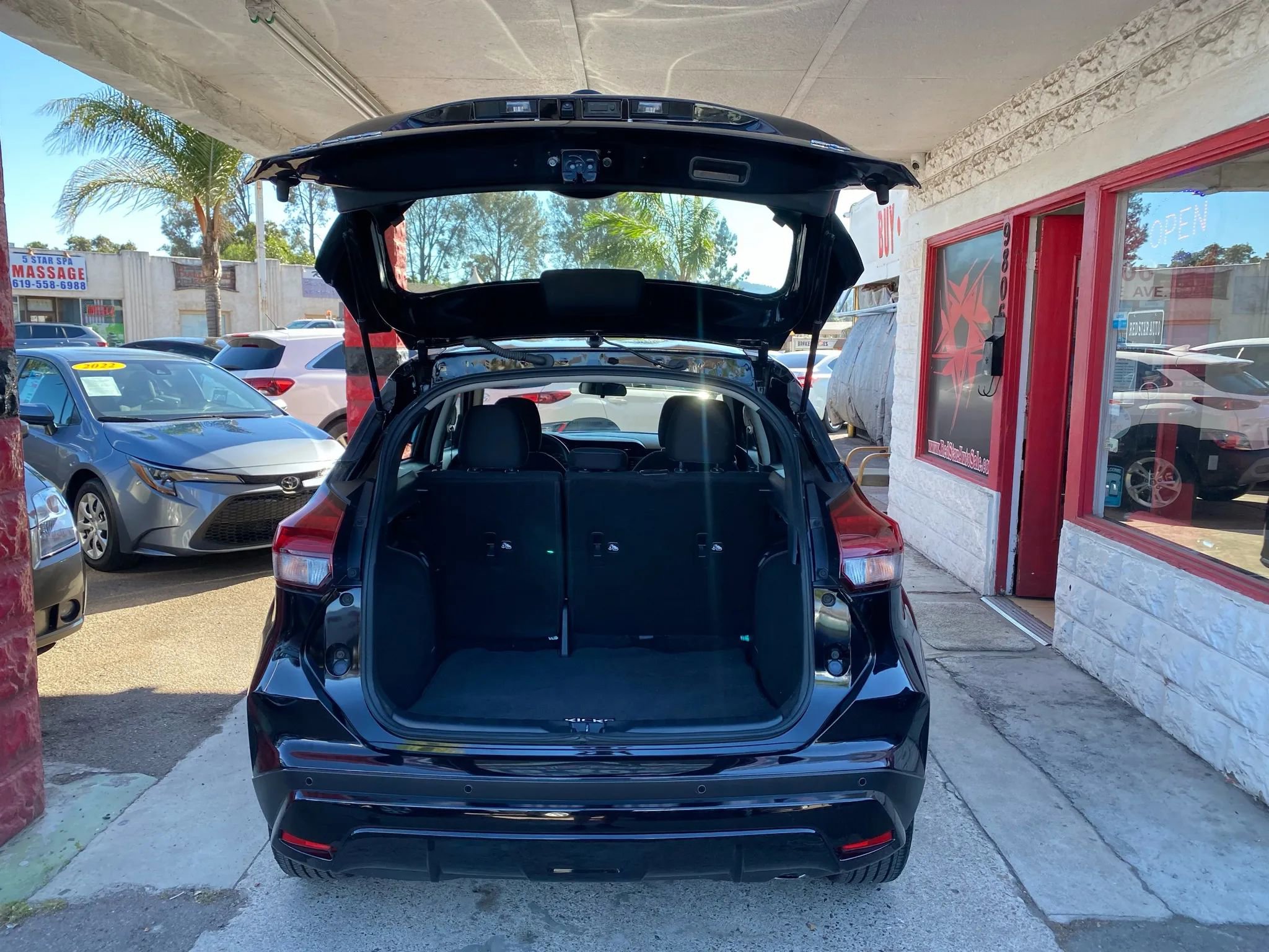 Used 2023 Nissan Kicks SV image 26