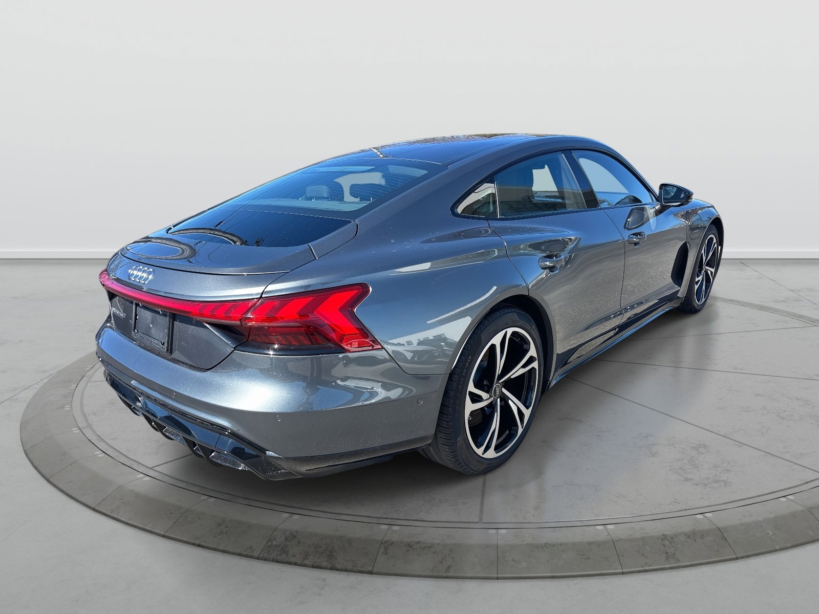 Used 2022 Audi e-tron GT Prestige image 5