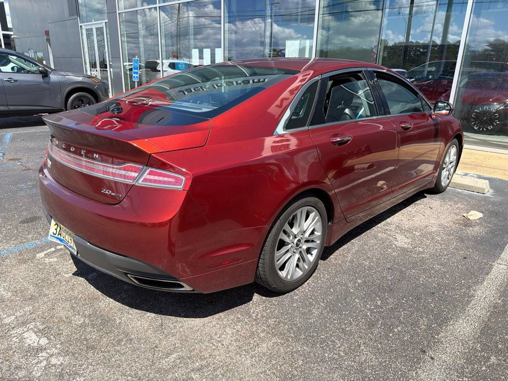 Used 2014 Lincoln MKZ FWD image 3