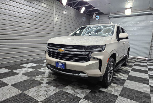 Used 2022 Chevrolet Tahoe LT w/ Luxury Package AWD/4WD image 46