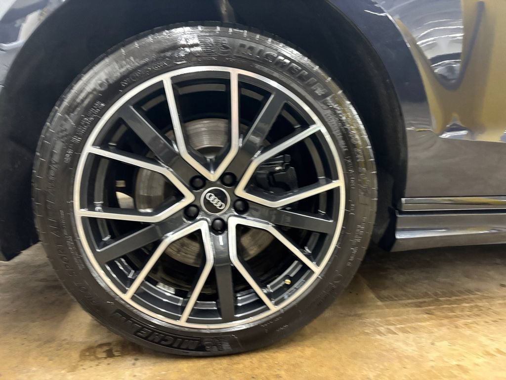 Used 2021 Audi A8 L 4.0T w/ Executive Plus Package AWD/4WD image 35