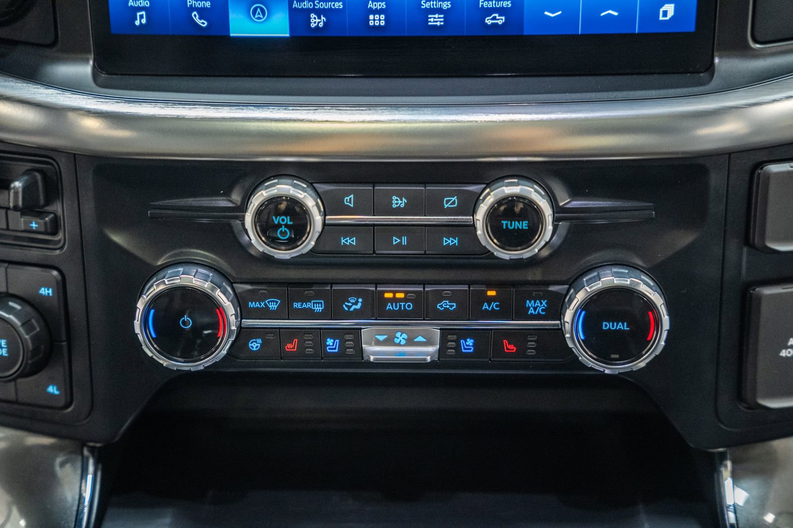 Certified 2023 Ford F150 Lariat w/ Equipment Group 502A High image 31