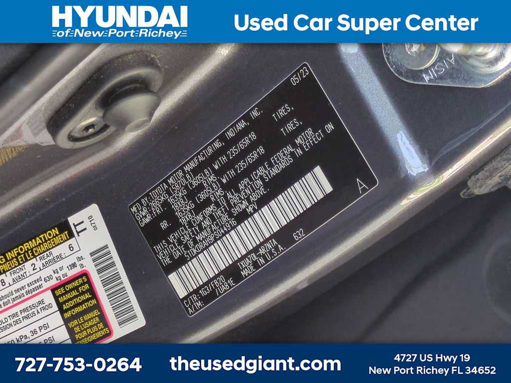 Used 2023 Toyota Highlander LE FWD image 34