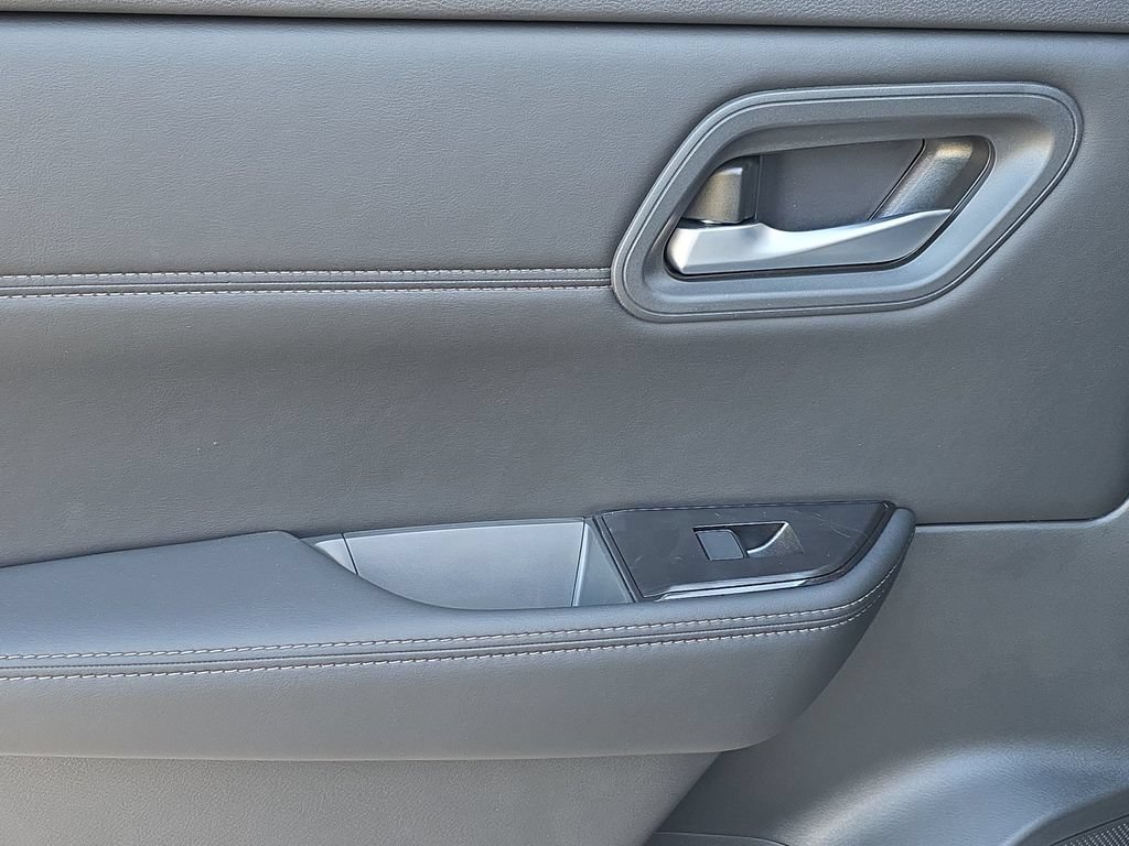 New 2026 Nissan Rogue Dark Armor FWD image 11