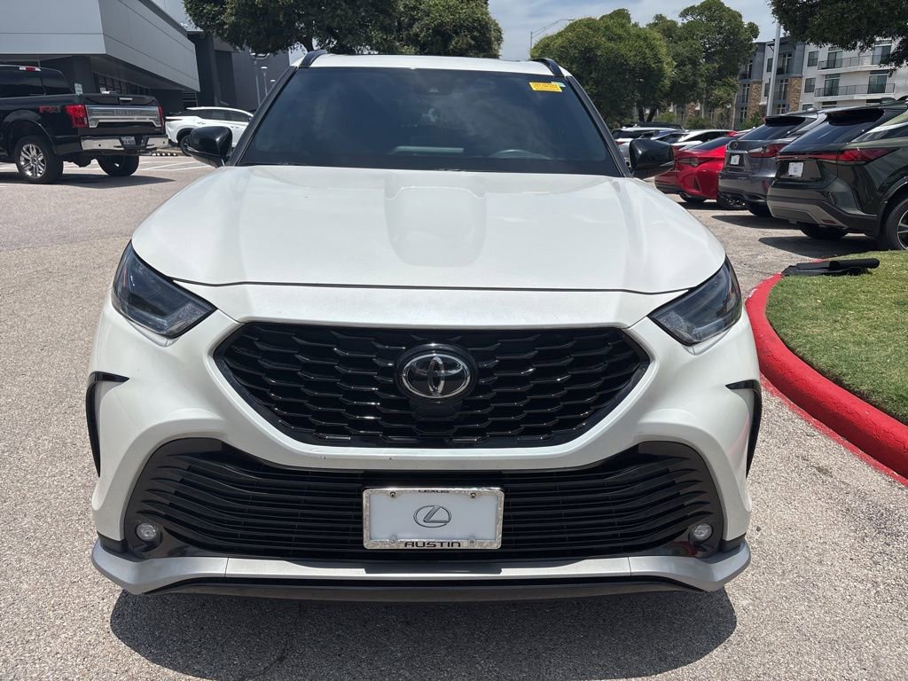 Used 2021 Toyota Highlander XSE FWD image 8