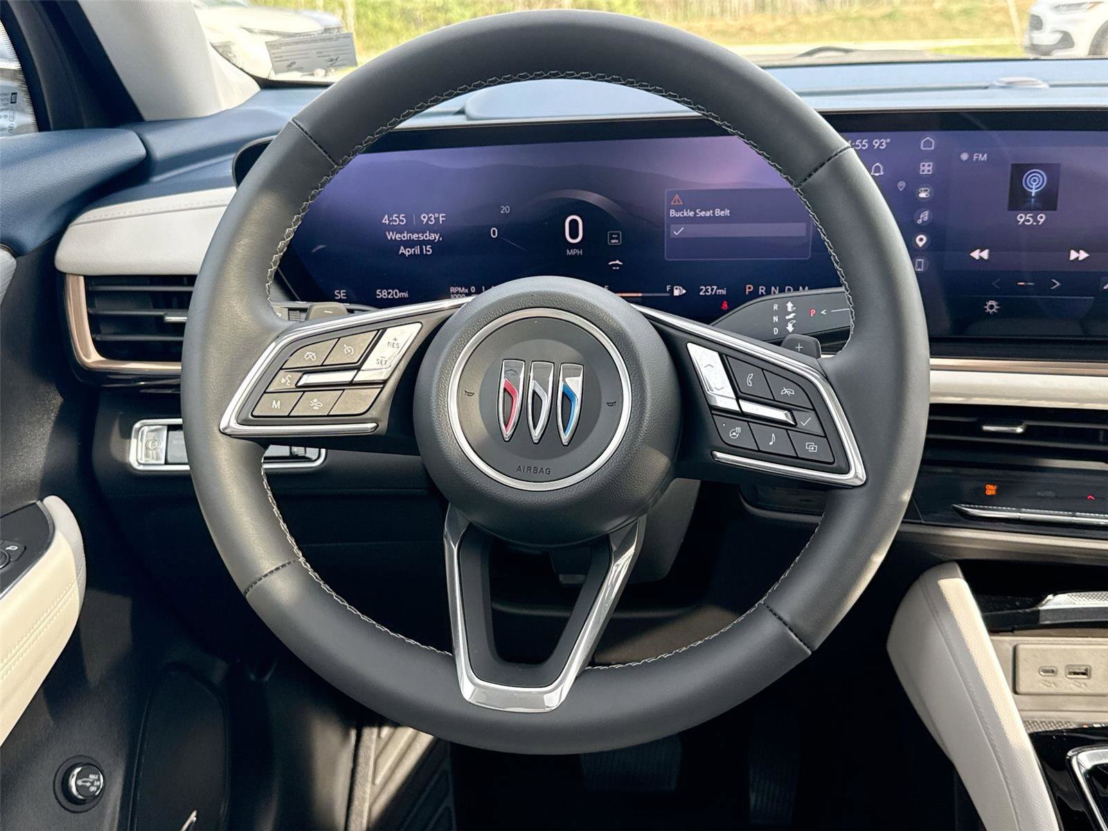 Used 2024 Buick Envision Avenir image 23