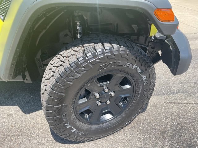 Used 2023 Jeep Gladiator Mojave w/ Cold Weather Group AWD/4WD image 41