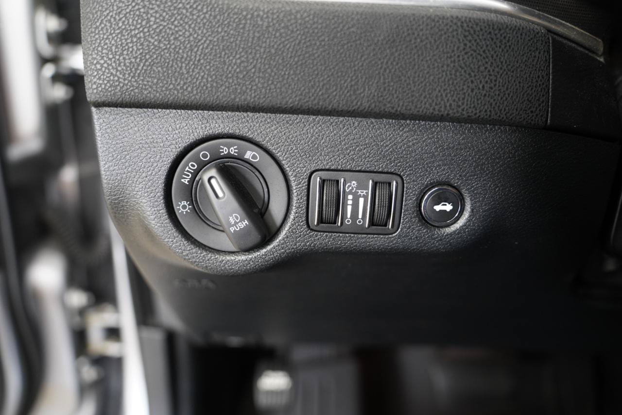 Used 2018 Dodge Charger R/T RWD image 22