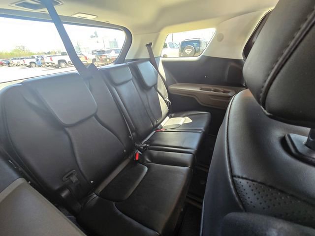 Used 2025 Kia Carnival FWD image 23