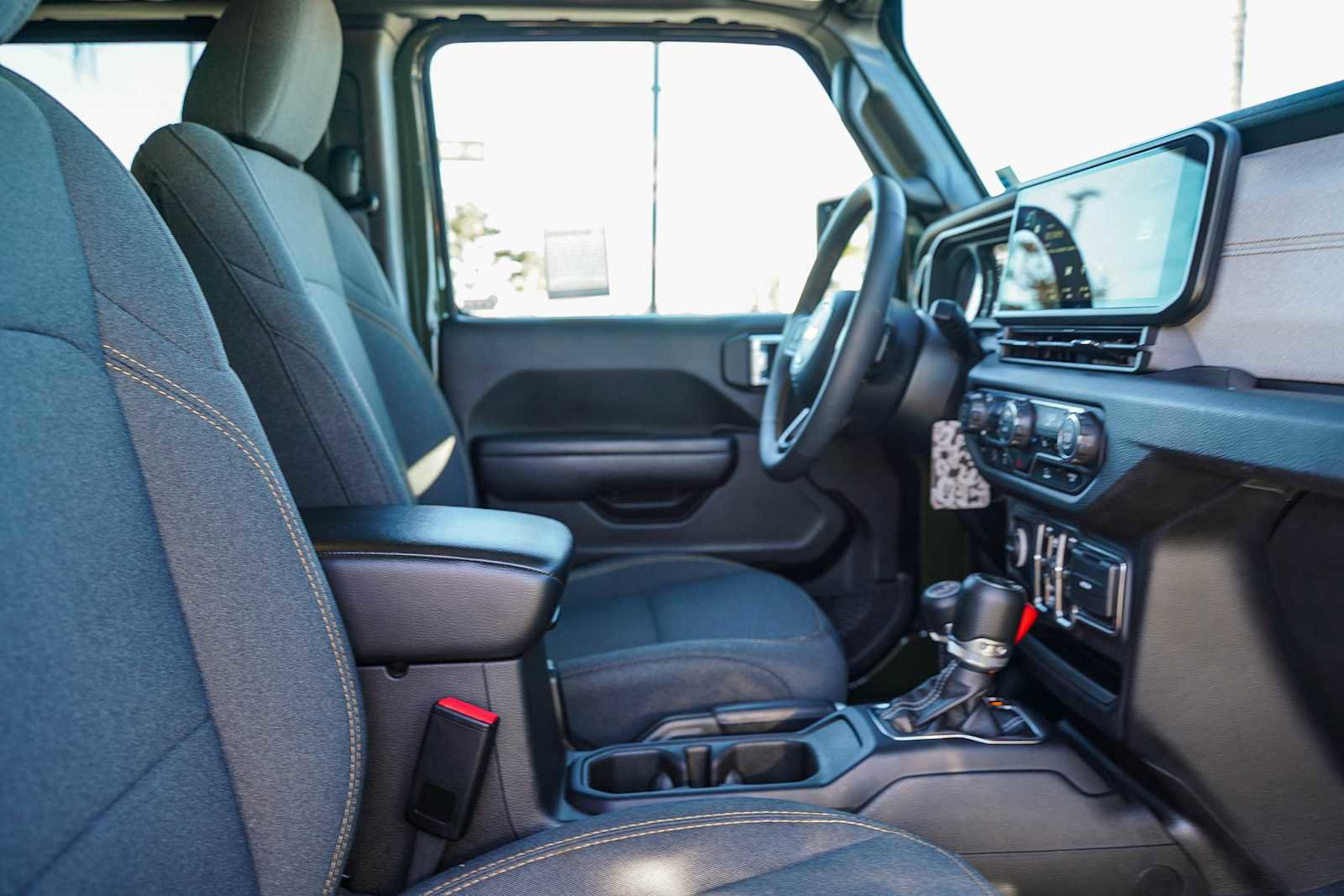 Used 2024 Jeep Wrangler Sport S image 13