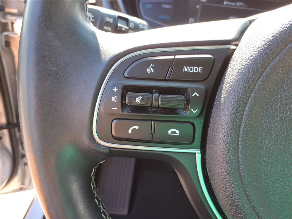 Used 2020 Kia Niro EX Premium FWD image 24