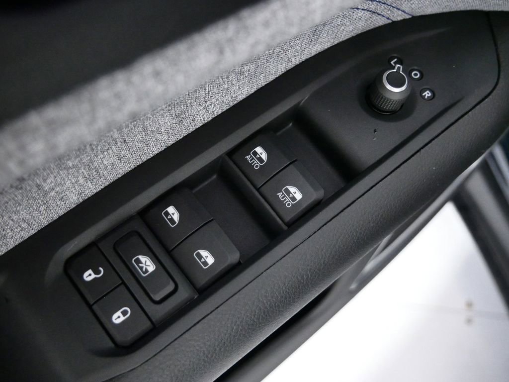 Used 2024 Jeep Compass Sport image 30