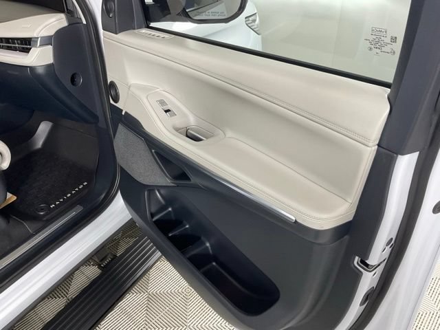 Used 2025 Lincoln Navigator L Reserve AWD/4WD image 27