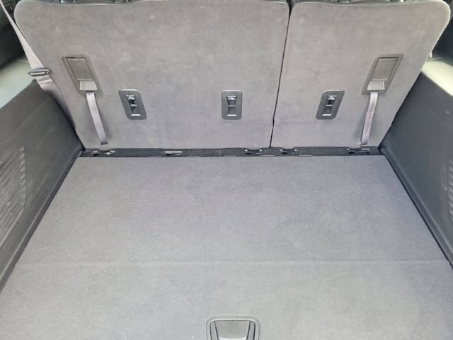 Used 2024 GMC Yukon XL SLT RWD image 7
