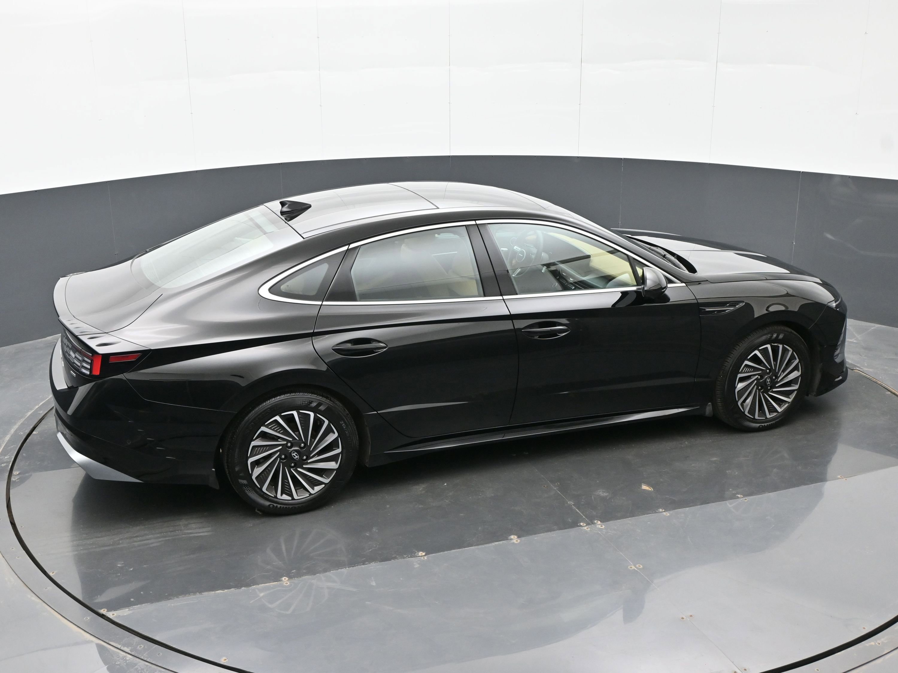 Certified 2025 Hyundai Sonata Limited image 33