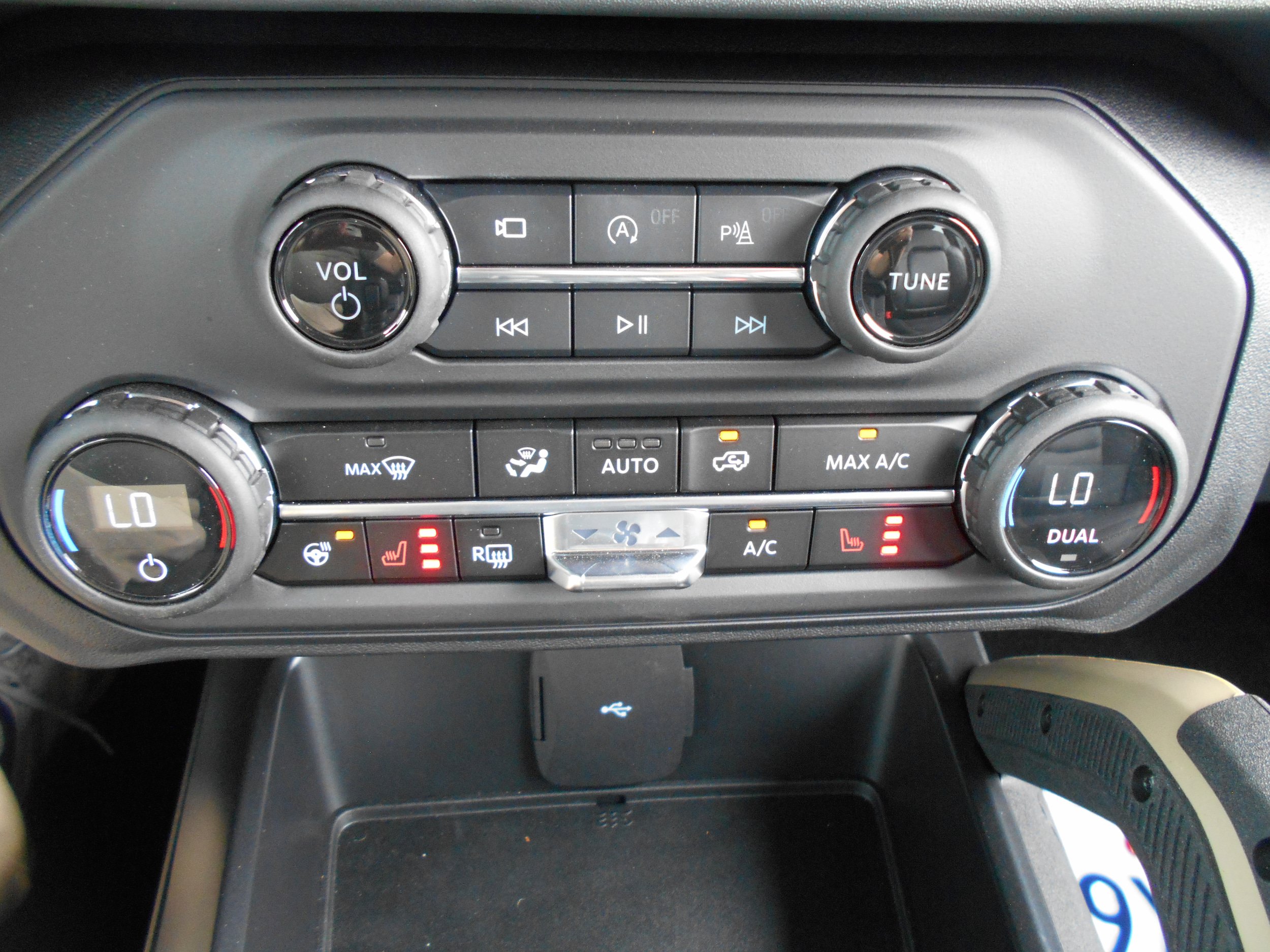 Used 2026 Ford Bronco Badlands AWD/4WD image 9