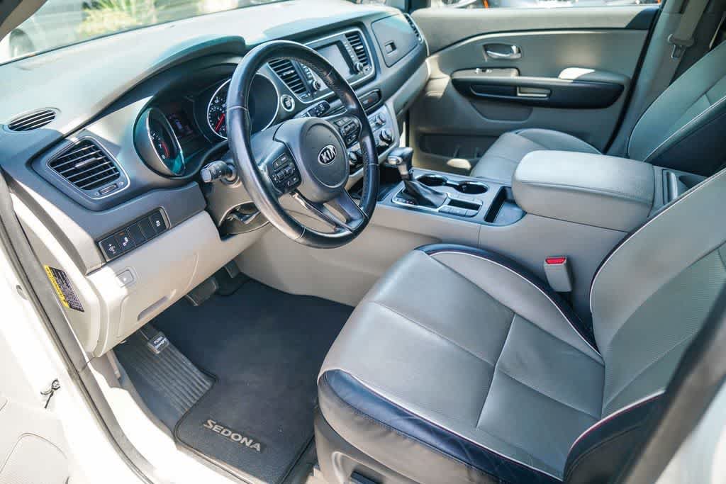 Used 2020 Kia Sedona EX FWD image 16