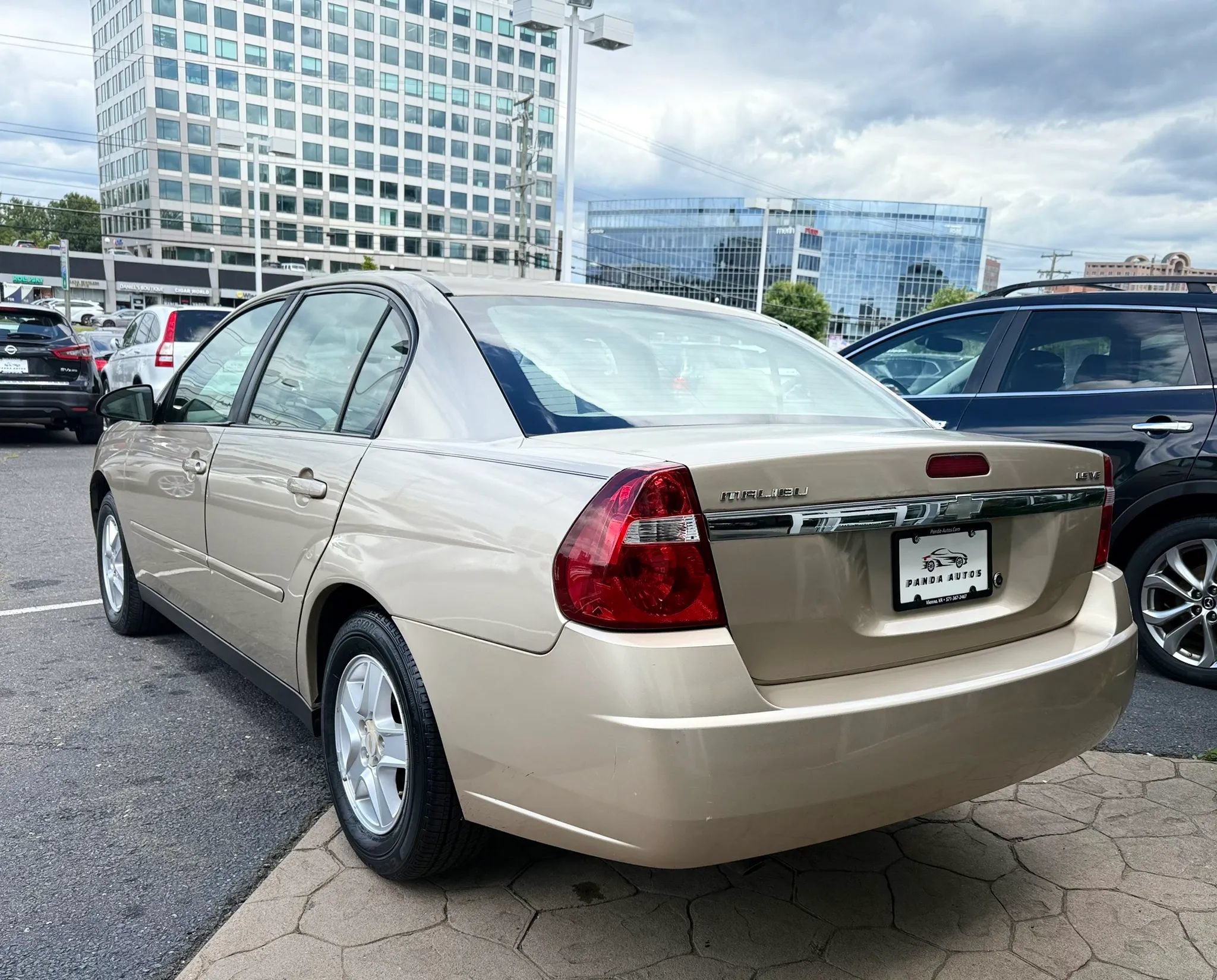 Used 2004 Chevrolet Malibu LS w/ Preferred Equipment Group FWD image 5