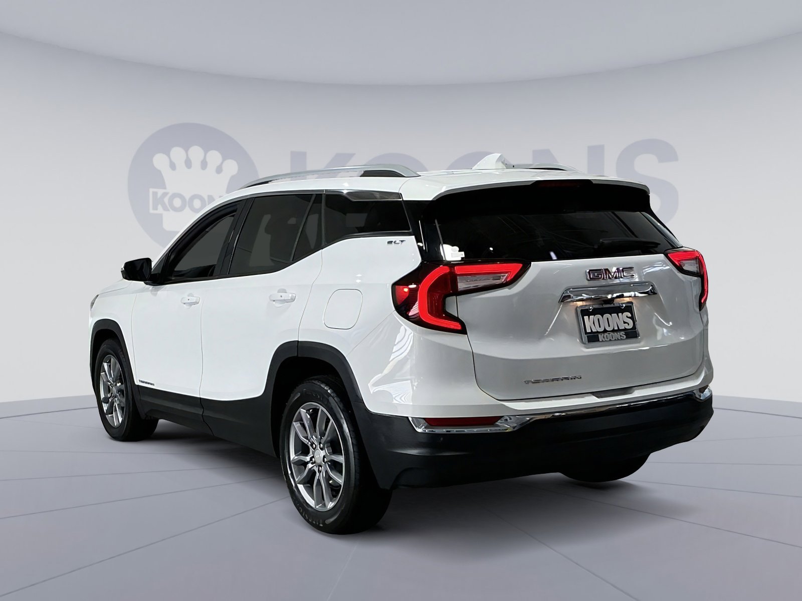 Used 2022 GMC Terrain SLT w/ Tech Package image 14