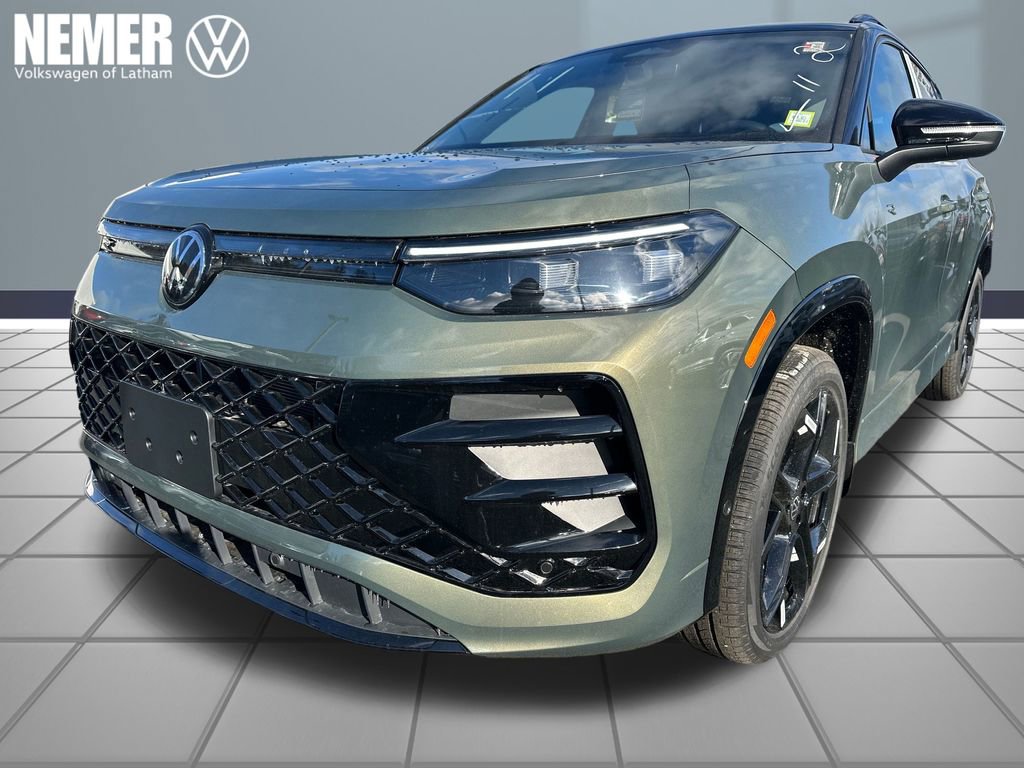 New 2026 Volkswagen Tiguan SE R-Line image 1