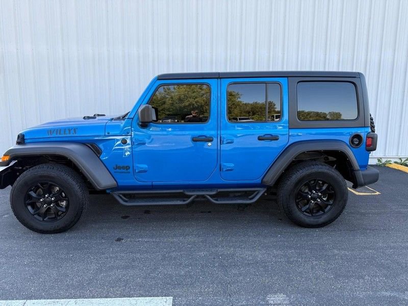 Used 2022 Jeep Wrangler Sport AWD/4WD image 2