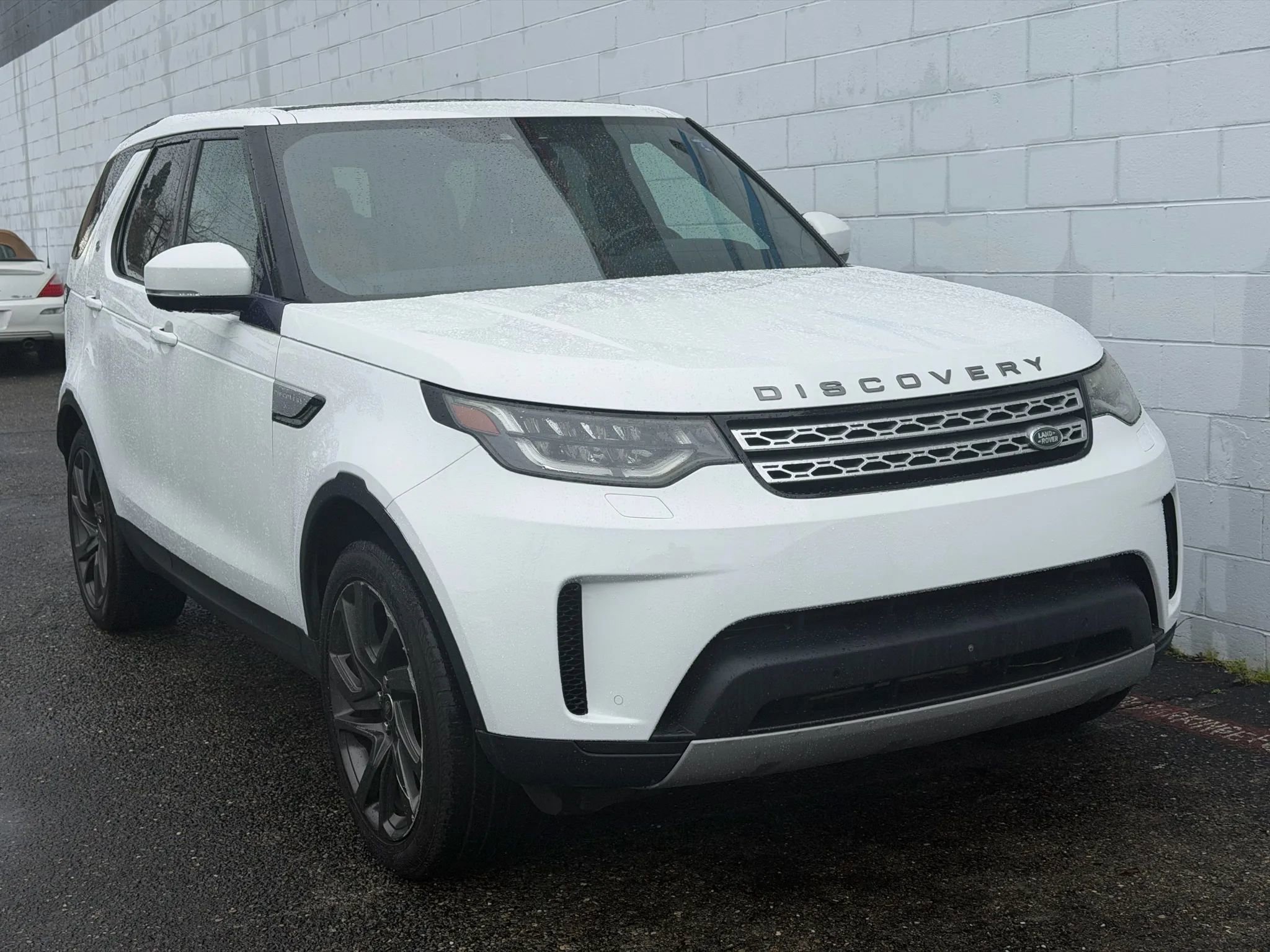 Used 2018 Land Rover Discovery HSE image 7
