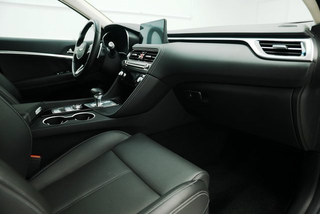 Used 2025 Genesis G70 2.5T image 23