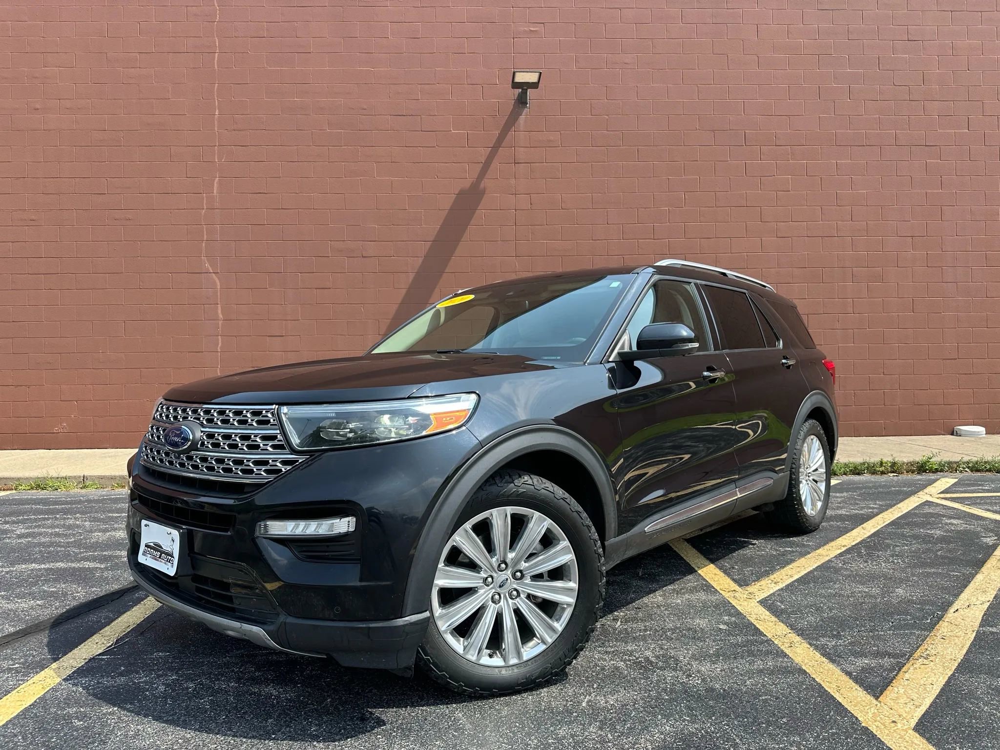 Used 2020 Ford Explorer Limited image 1