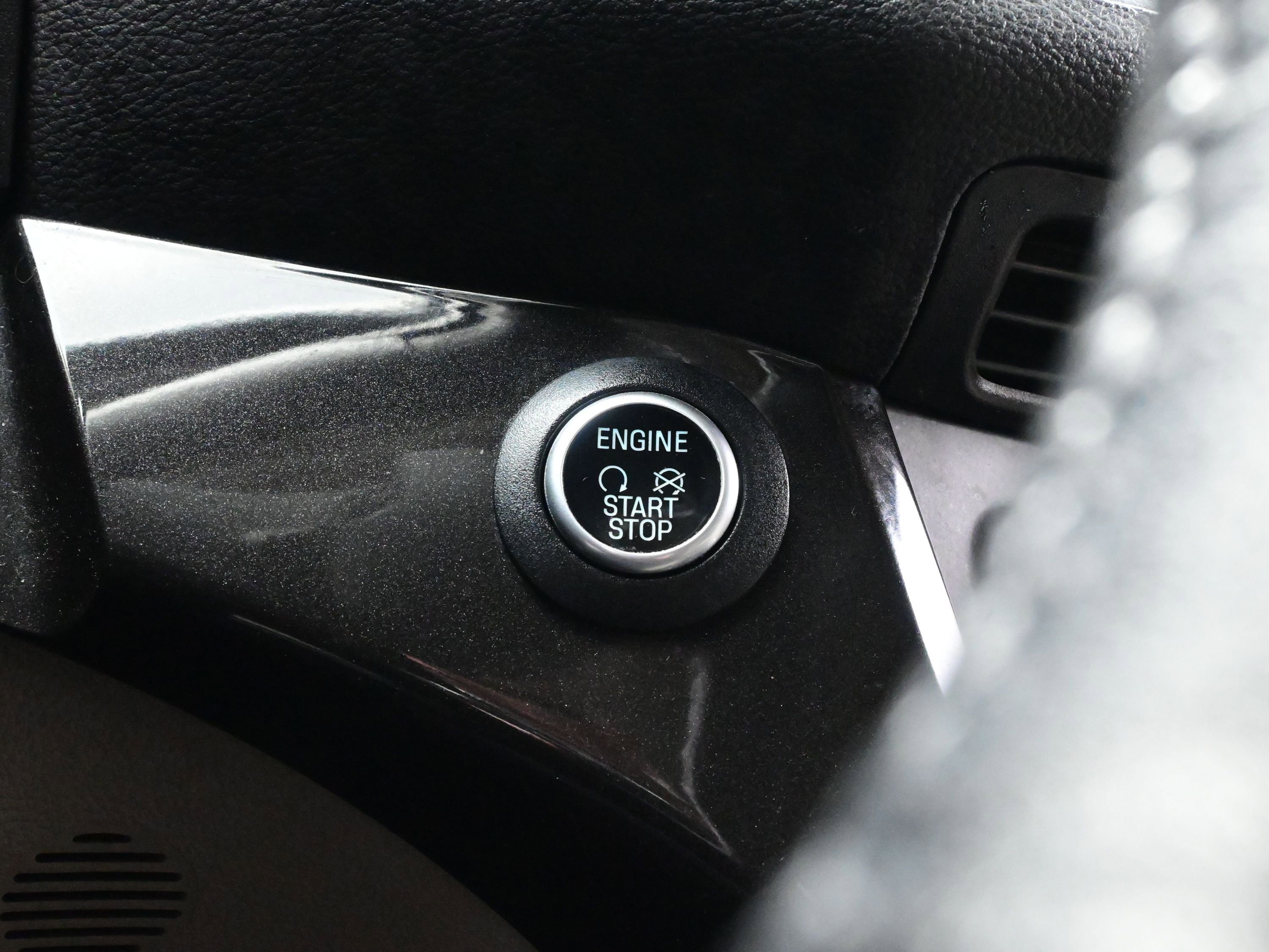 Used 2017 Ford Escape Titanium w/ Equipment Group 301A image 21