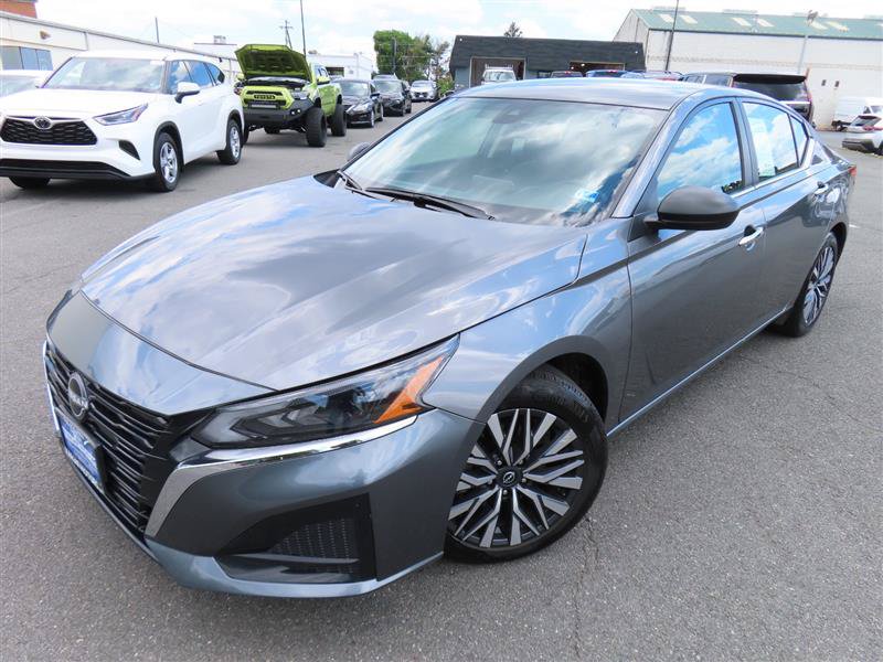Used 2025 Nissan Altima 2.5 SV FWD image 4