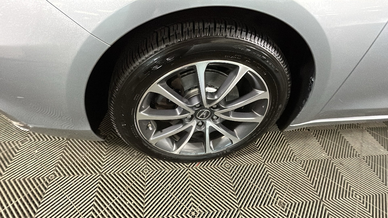 Used 2018 Acura TLX V6 SH-AWD image 9