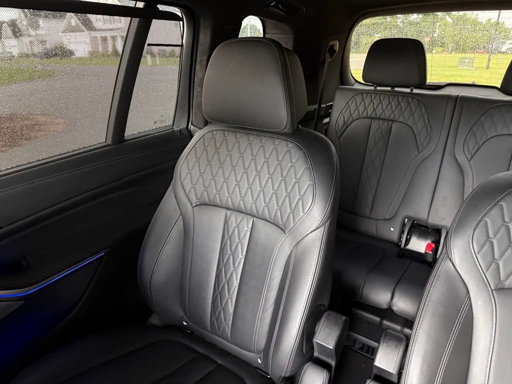 Used 2021 BMW X7 M50i AWD/4WD image 19