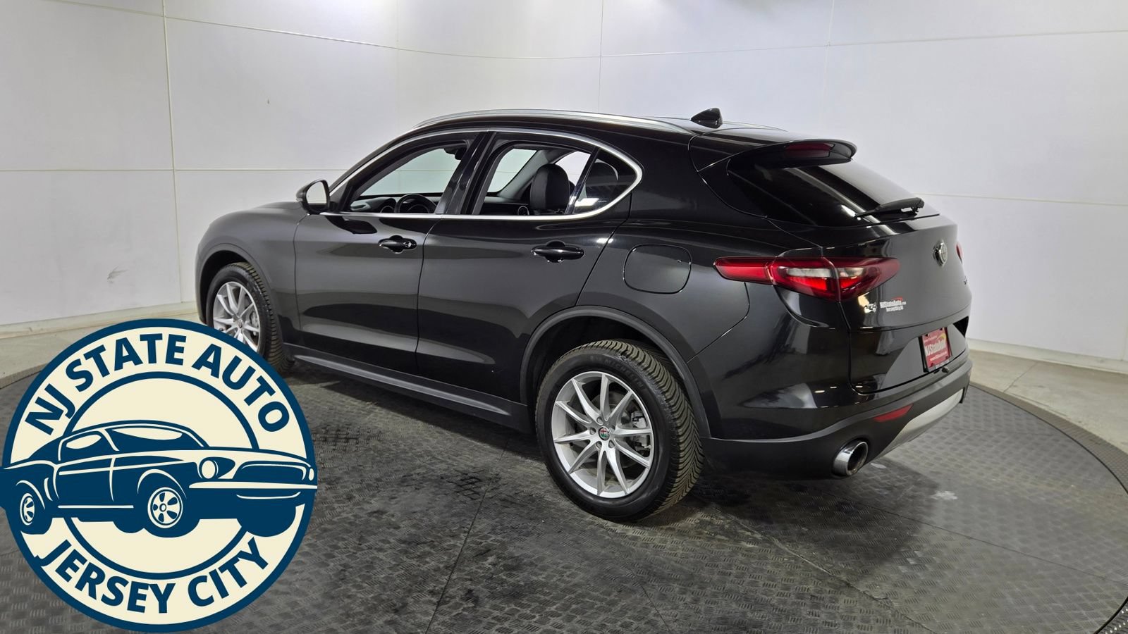 Used 2018 Alfa Romeo Stelvio Ti AWD/4WD image 13