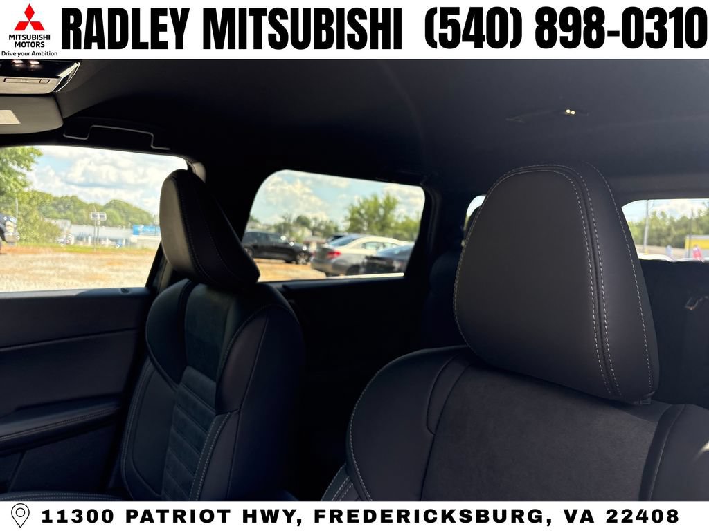 New 2026 Mitsubishi Outlander LE AWD/4WD image 2